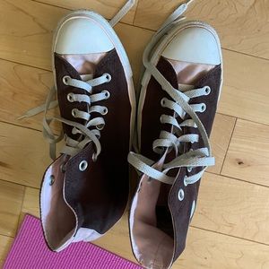 brown and pink converse
